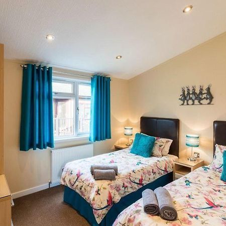 Windermere Retreat - White Cross Bay Holiday Park エクステリア 写真