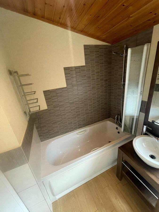 Windermere Retreat - White Cross Bay Holiday Park エクステリア 写真